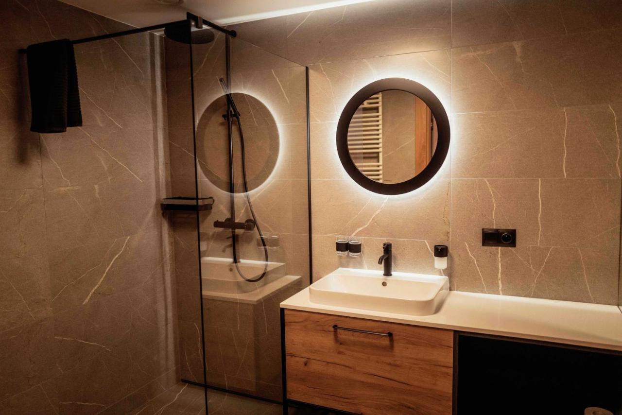 Hotel Angie Пущиково Екстер'єр фото